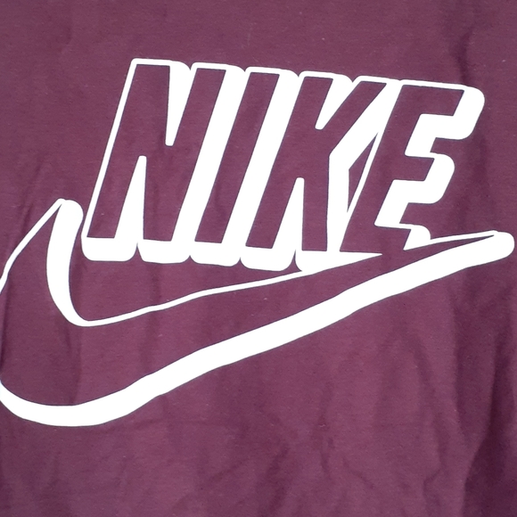 Nike top - Picture 2 of 6